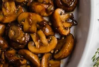 Irresistible Garlic Balsamic Mushrooms