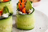 Smoked Salmon Everything Bagel Cucumber Pinwheels