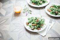 Connected and Nourished: Embracing Your Healing Diet in Social Settings