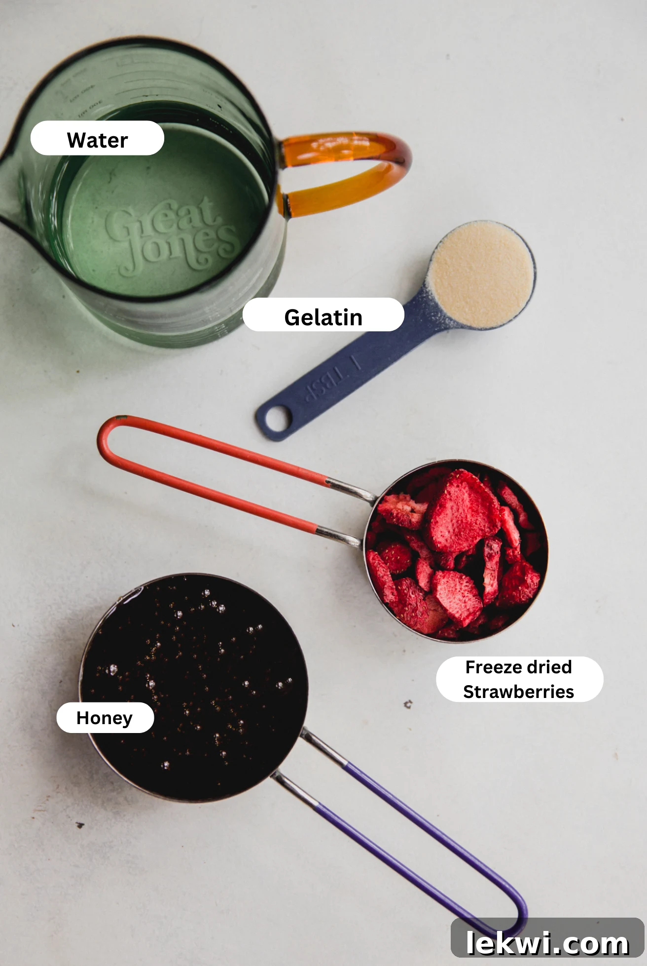 Strawberry marshmallow fluff ingredients.