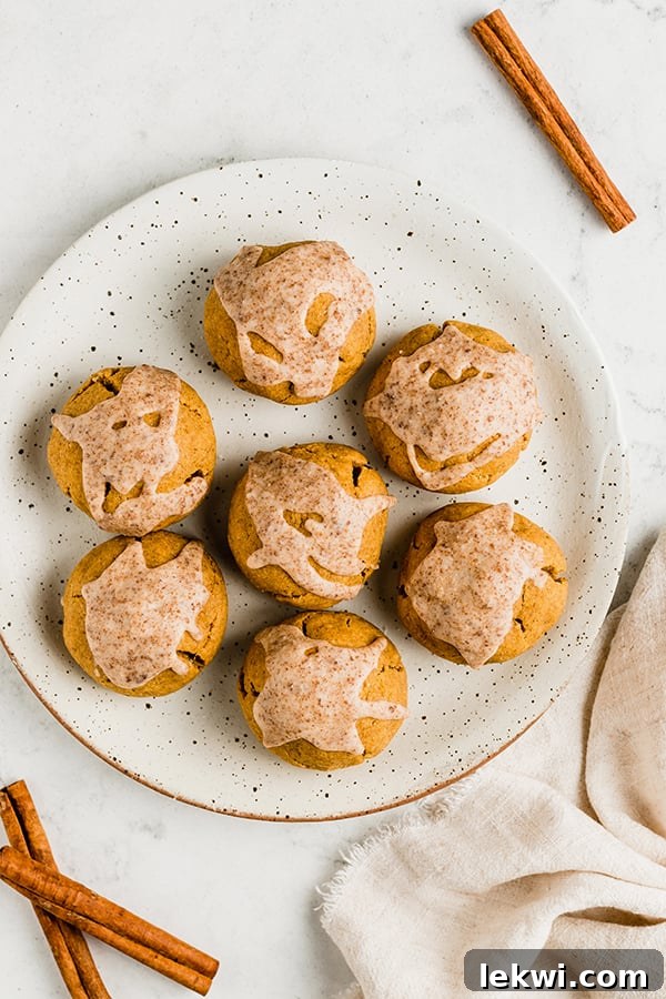 A plate of pumpkin pie donut holes.